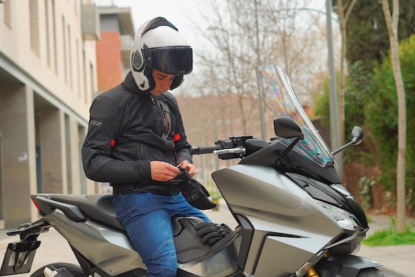 ao bao ho xe may ls2